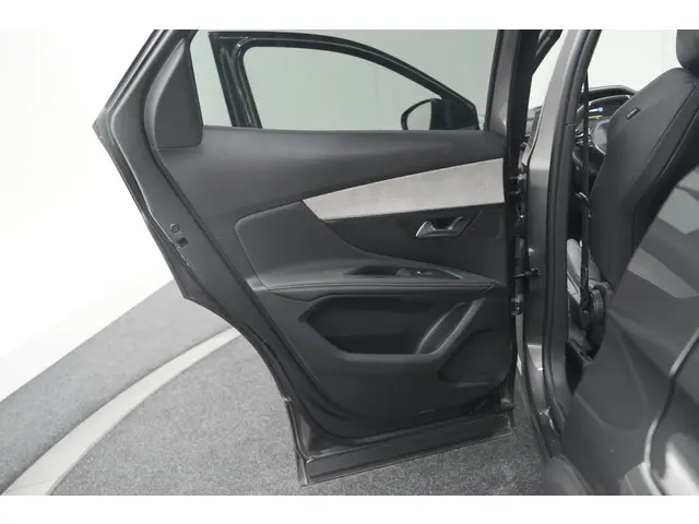Peugeot 3008 HYbrid4 300 GT 2023 Hybride Benzine 79