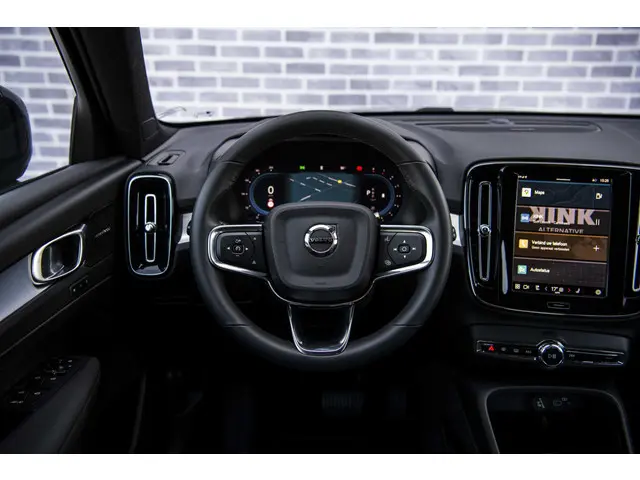 Volvo XC40 2.0 B4 Plus Dark 2024 Benzine 4