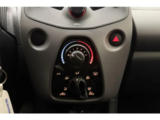 Peugeot 108 1.0 e-VTi Active 2021 Benzine 17