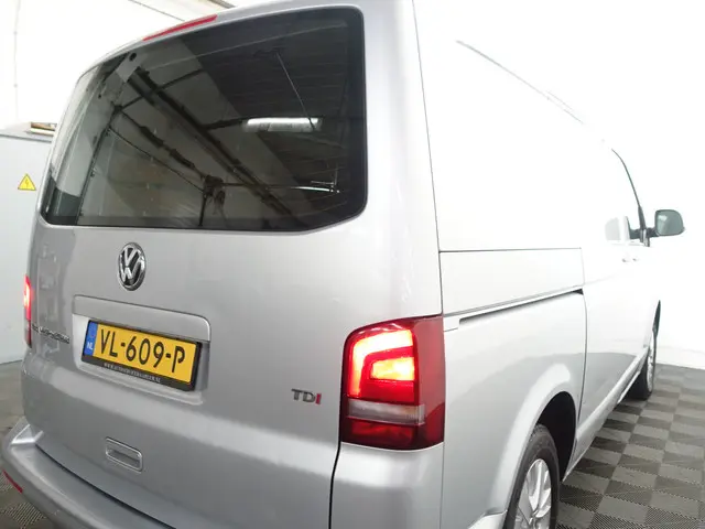 Volkswagen Transporter 2.0 TDI L1 Highline- 2015 Diesel 20