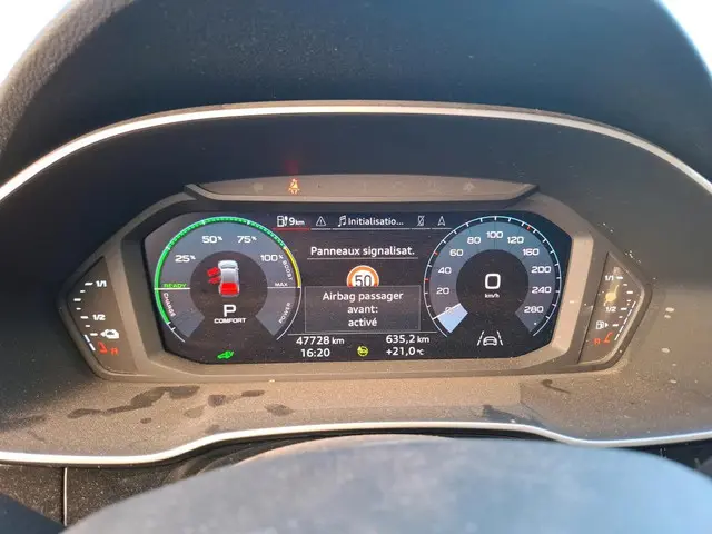 Audi Q3 45 TFSI e edition PHEV 2022 Hybride Benzine 7