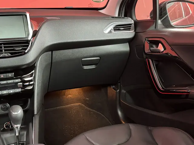 Peugeot 208 1.2 PureTech GT-line 2017 Benzine 40