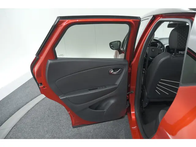Renault Captur TCe 150 EDC Intens 2019 Benzine 64