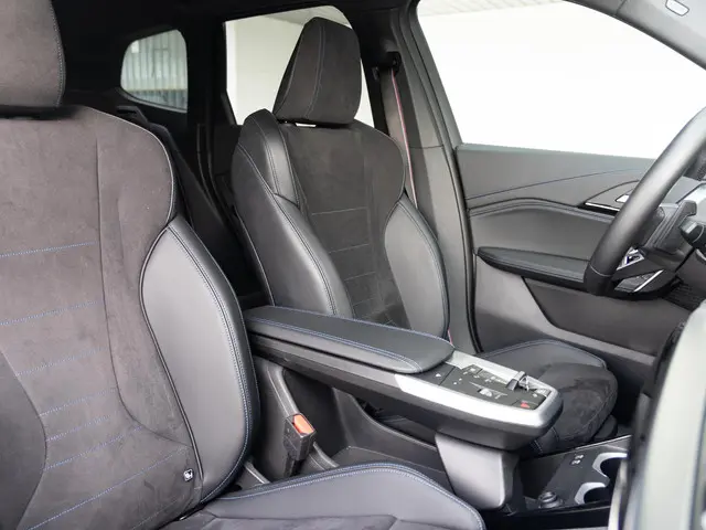 BMW X1 xDrive25e 2025 Hybride Benzine 10