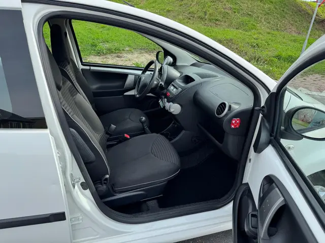 Peugeot 107 1.0 Active 2013 Airco 5drs 2013 Benzine 13