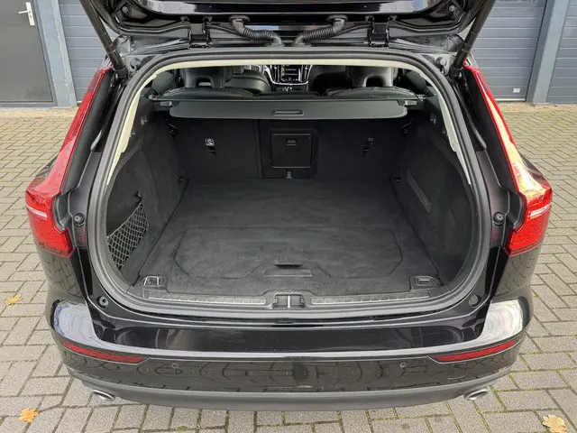Volvo V60 2.0 T4 R-DESIGN 2020 Benzine 13
