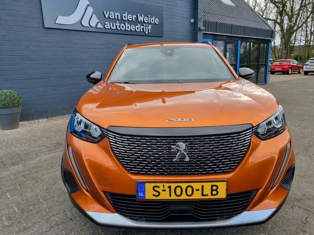 Peugeot 2008 1.2 PureTech Allure 2023 Benzine 4