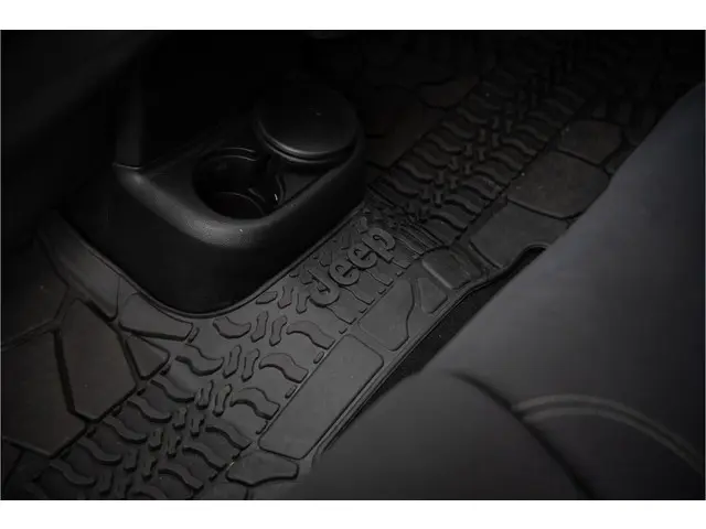 Jeep Wrangler Unlimited 3.6 Golden Eagle 2019 Benzine 25