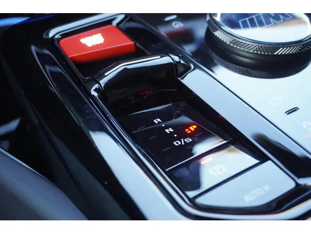 BMW M5 Sedan 2026 Hybride Benzine 12