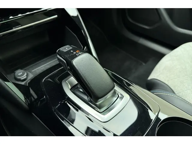 Peugeot e-2008 EV GT Pack 50 kWh 2021 Elektrisch 35