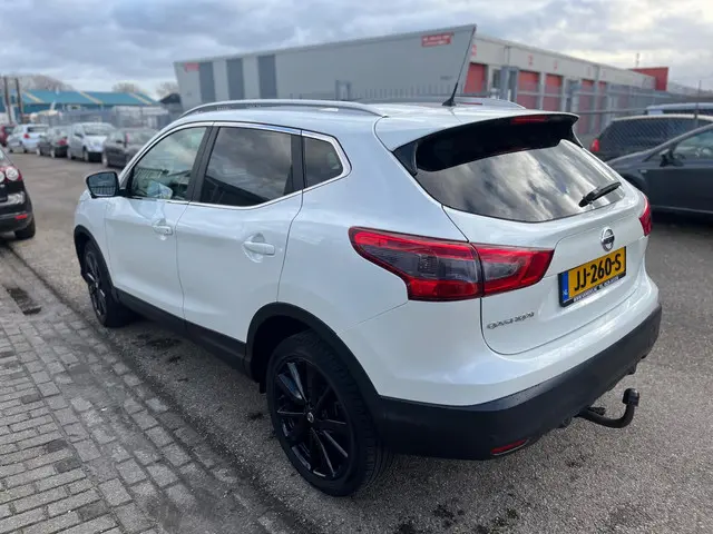 Nissan QASHQAI 1.2 Tekna full option 2016 Benzine 4