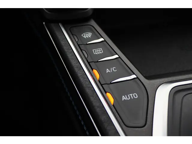 Lynk & Co 01 1.5 2022 Hybride Benzine 50