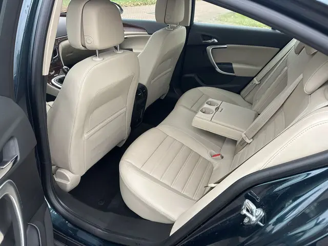 Opel Insignia 1.6 T Cosmo full options 2015 Benzine 9