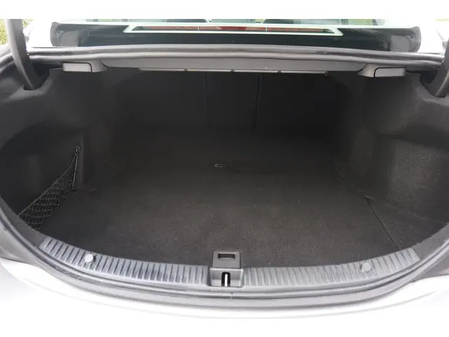 Mercedes-Benz C-Klasse 180 Prestige 2014 Benzine 34