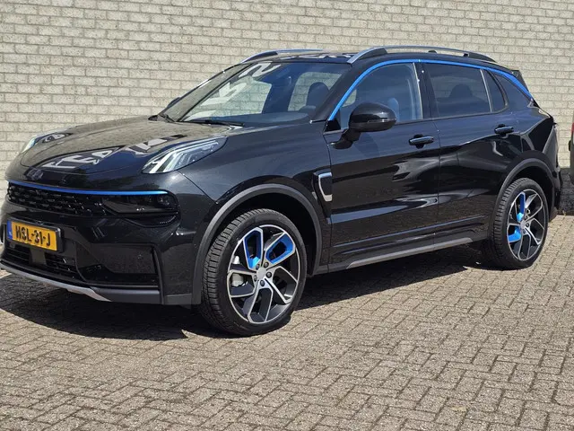 Lynk & Co 01 3