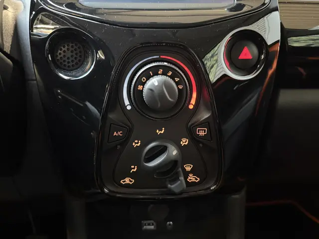 Toyota Aygo 1.0 VVT-i x-cite 2019 Benzine 23