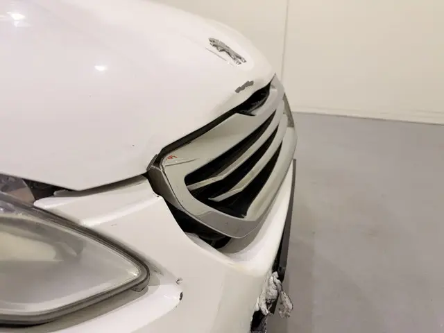 Peugeot 2008 1.2 PureTech Allure Automaat 2014 Benzine 10