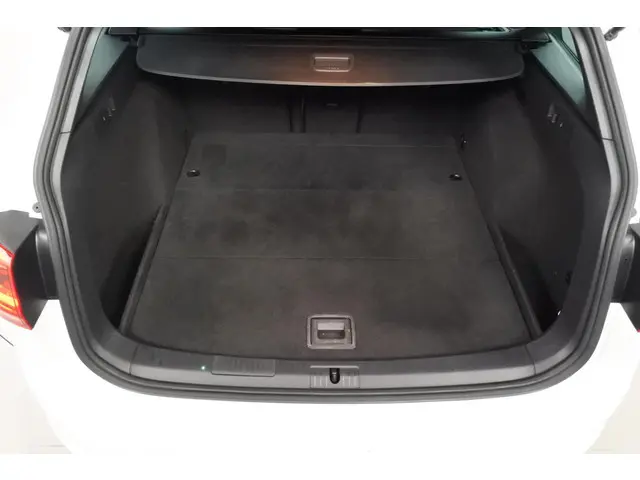 Volkswagen Golf Variant 1.4 TSi DSG R-line 2015 Benzine 41