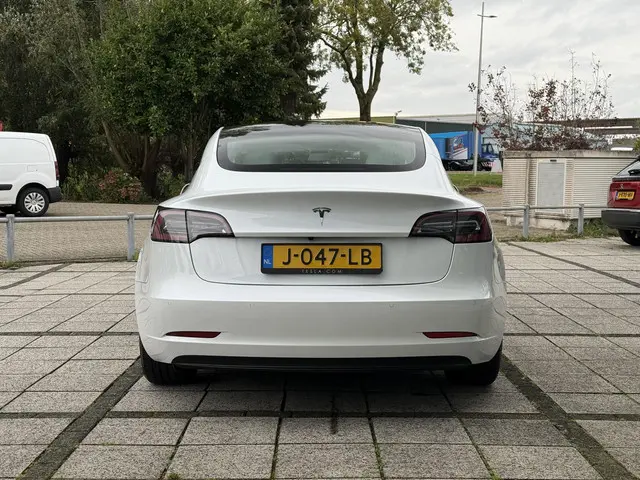 Tesla Model 3 Range Plus RWD 2020 Elektrisch 5
