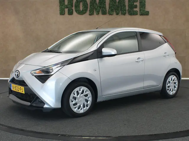 Toyota Aygo 1.0 VVT-i x-play 2018 Benzine 6