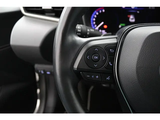 Toyota Corolla 2.0 Hybrid Bi-tone 2019 Hybride Benzine 18