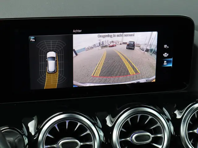 Mercedes-Benz GLA 250 e Style 2021 Hybride Benzine 22