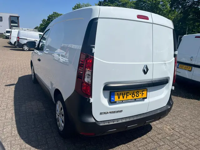 Renault Express 1.5 dCi 75 Comfort + 2023 Diesel 8
