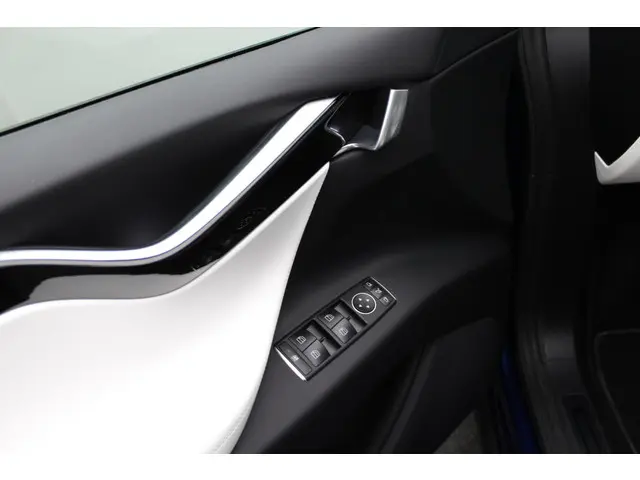Tesla Model X 90D Base 2017 Elektrisch 19