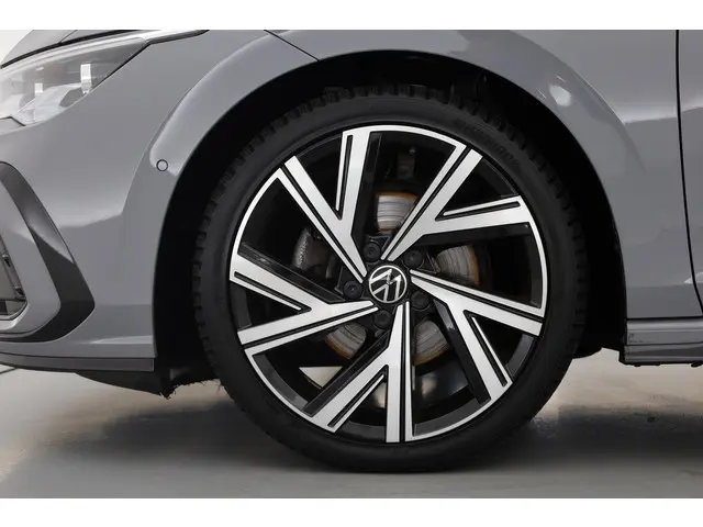 Volkswagen Golf 1.5 eTSI R-Line 2022 Benzine 37