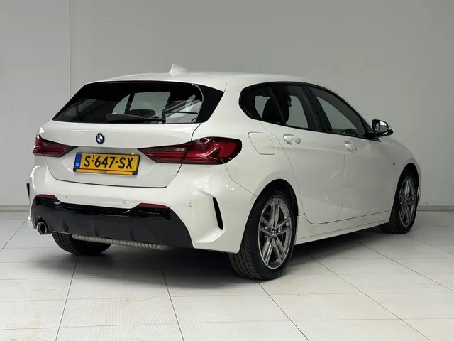 BMW 1 Serie 118i High Executive 2020 Benzine 2