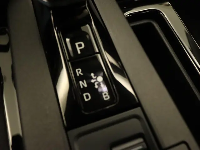 Toyota Prius 2.0 Plug-in Executive 2024 Hybride Benzine 38