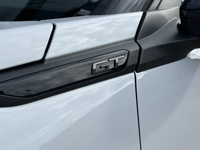 Peugeot 2008 1.2 Hybrid 145 PK GT 2025 Hybride Benzine 30