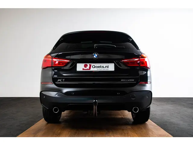 BMW X1 sDrive20i High Executive 2019 Benzine 40