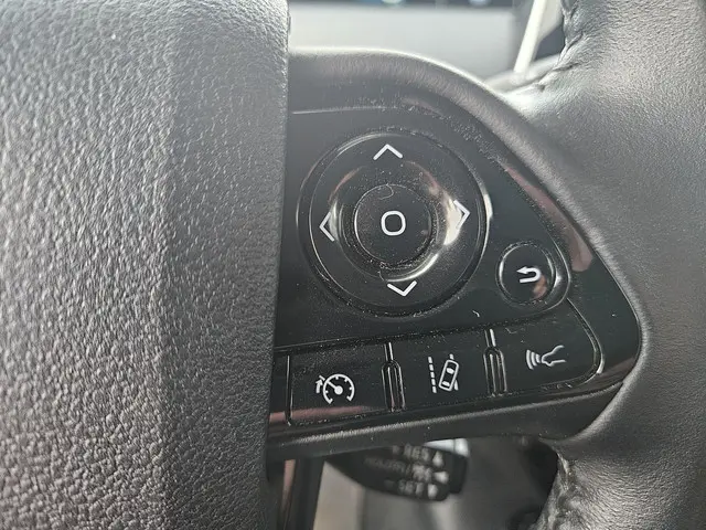 Toyota Prius 1.8 Plug-in Dynamic 2022 Hybride Benzine 23