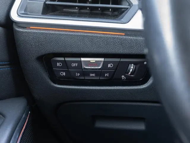 BMW 3 Serie 330i High Executive Edition 2019 Benzine 27