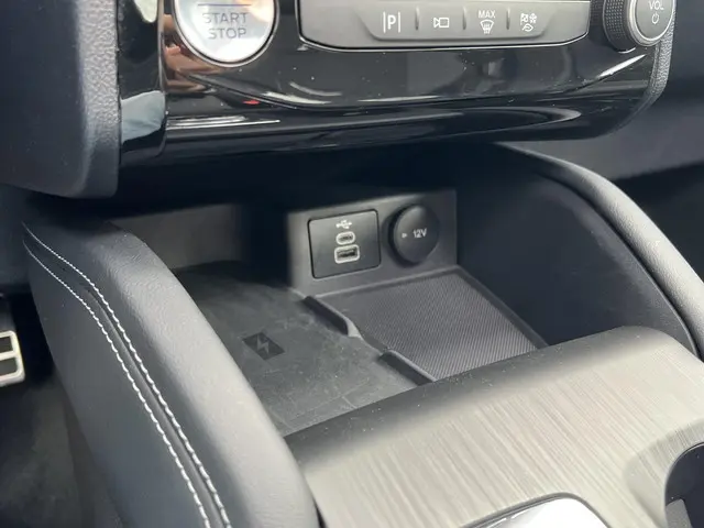 Ford Kuga 2.5 PHEV Active X 2024 Hybride Benzine 37
