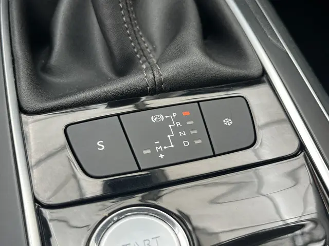 Peugeot 308 PureTech 130 EAT6 Allure 2018 Benzine 17