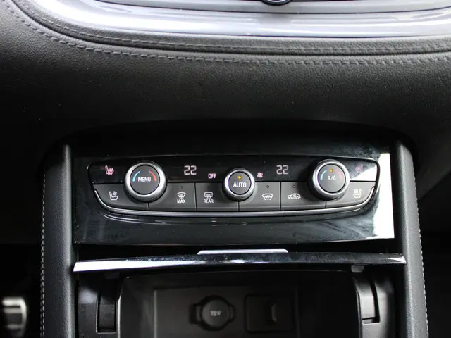 Opel Grandland X 1.2 Turbo Innovation 2019 Benzine 19