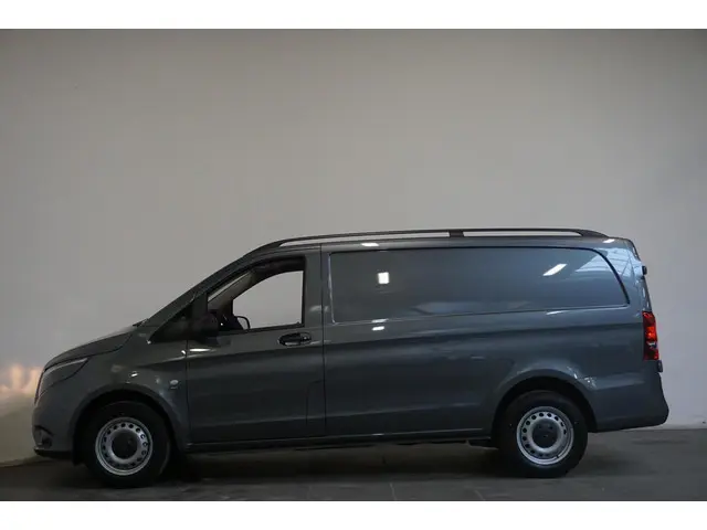 Mercedes-Benz Vito 2