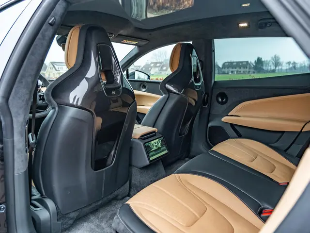 Lotus Emeya S 102 kWh 2026 Elektrisch 50