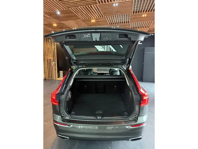 Volvo XC60 2.0 B4 Inscription 2021 Hybride Benzine 8