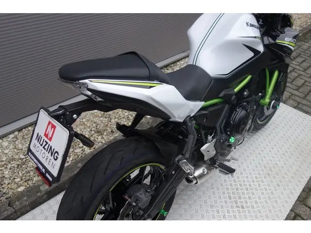 Kawasaki Z650 ABS 2020 Benzine 12