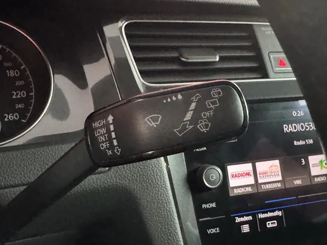 Volkswagen Golf 1.4 TSI Comfortline 2017 Benzine 42