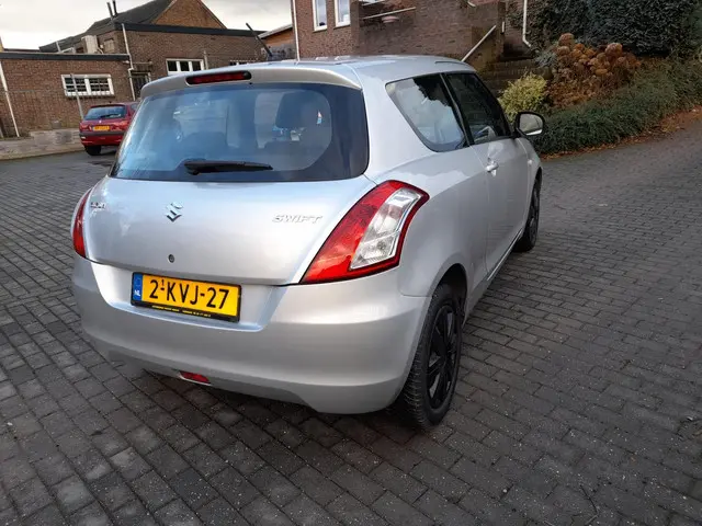 Suzuki Swift 1.2 Base 2013 Benzine 6