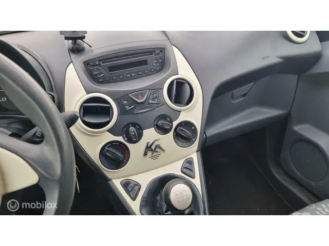 Ford Ka 1.2 Champions Edition start/stop 2012 Benzine 6
