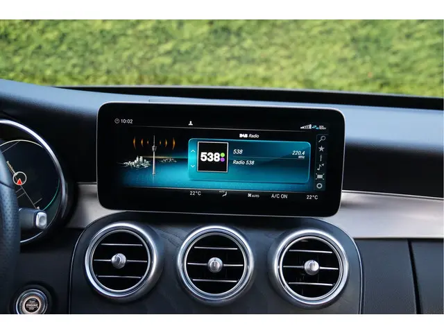Mercedes-Benz C-Klasse C 180 AMG line 2020 Benzine 35