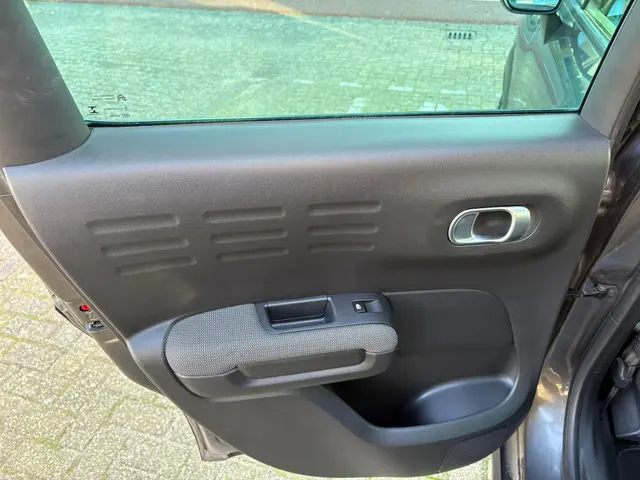 Citroën C3 Aircross 1.2 PureTech S&S Shine 2020 Benzine 19