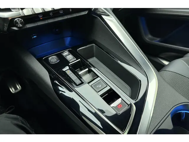 Peugeot 3008 1.6 HYbrid4 300pk GT 2023 Hybride Benzine 25