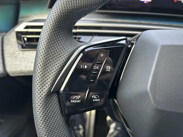 Peugeot 3008 1.2 Hybrid 145 GT 2024 Hybride Benzine 16