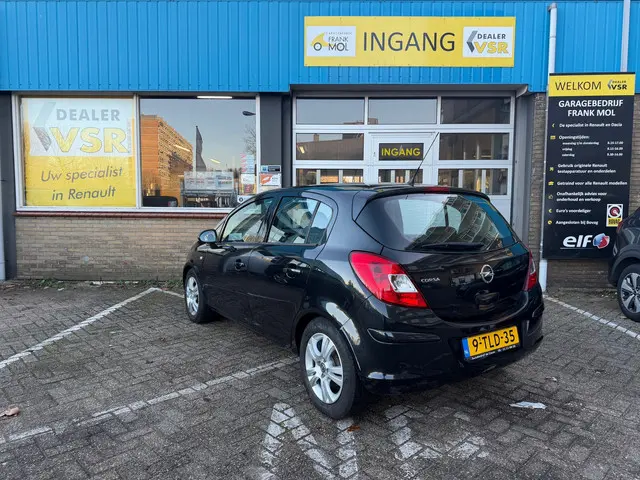 Opel Corsa 1.2-16V Berlin 2014 Benzine 7